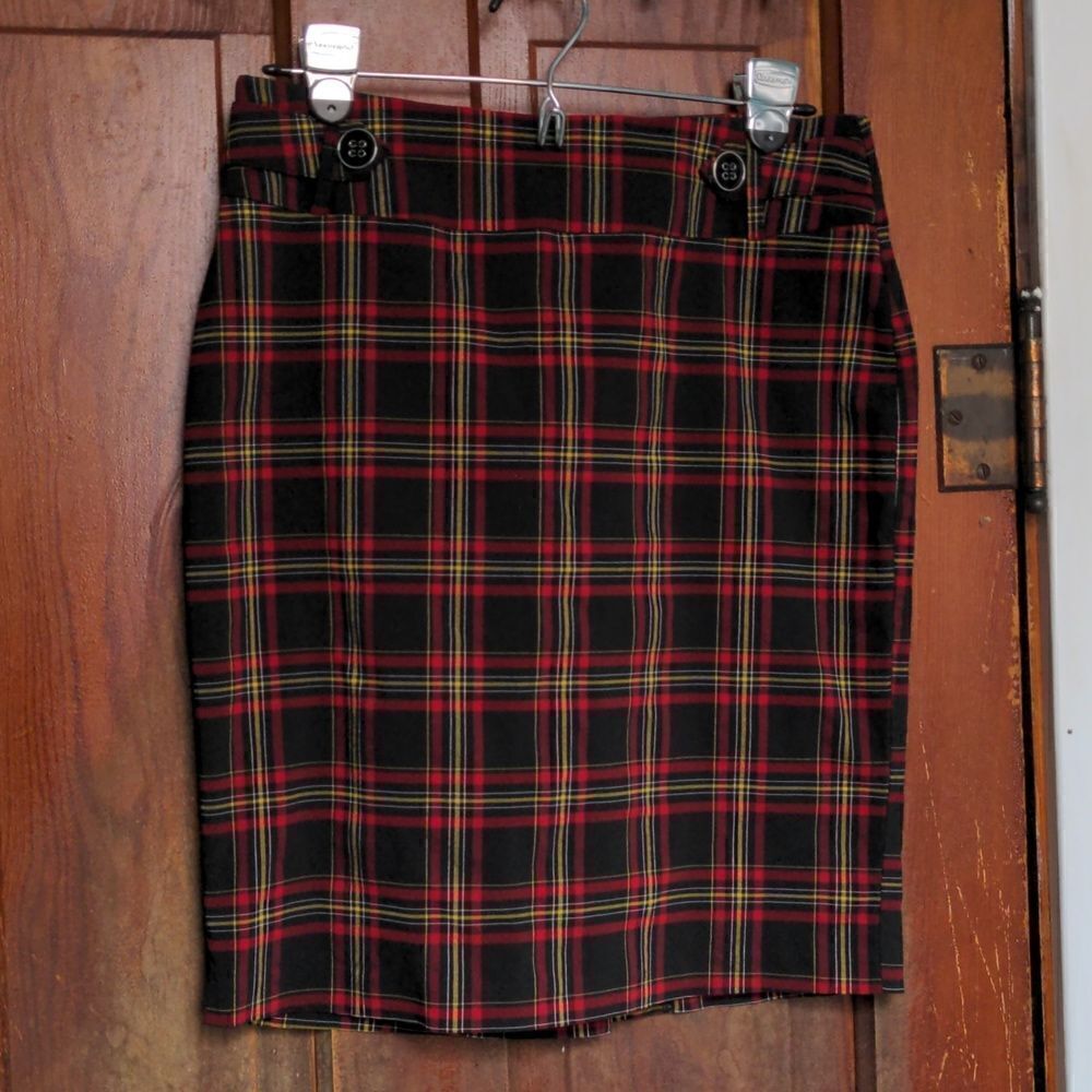 Soho Apparel Ltd Red + Black Plaid Stretch Pencil Skirt Size PM